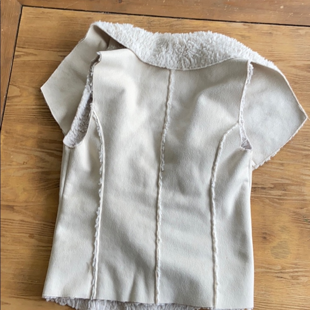 Vest - Picture 3 of 3